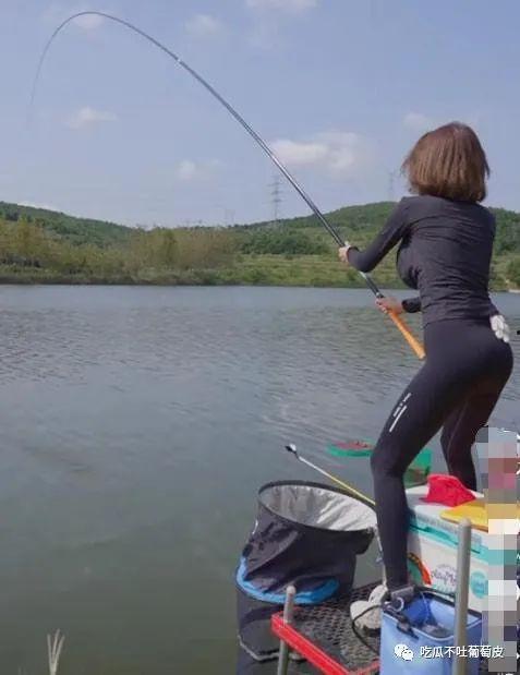 搞笑钓鱼视频网红男,搞笑钓鱼网红男生带你领略欢乐垂钓时光